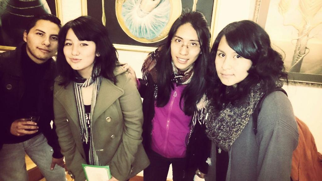 PaMeLa_Joseline's tweet photo. Solo faltan las correitas jajajaja @CarLyJone_S  @ANTOcerecito  @samaria9max  en la expo del Amo 😎 http://t.co/tELlNtYzxk