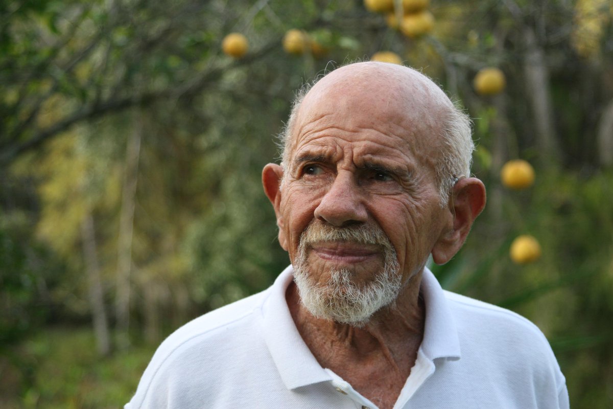 GreyCardPoli's tweet photo. "If you think we can’t change the world,it just means you're not one of those that will."Jacque Fresco #cdnpoli #ygk http://t.co/c97LqoKD4D