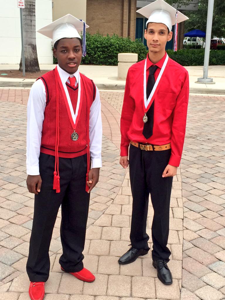 Highlyyelevated's tweet photo. Ima miss it all ๐ญ๐ฉ๐๐๐พ #2k15Graduation #MHSGraduation2k15 #MiramarAlumni http://t.co/ZHQuhCSQxX