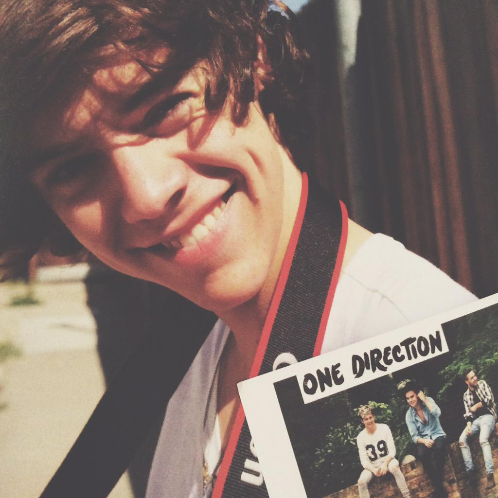 insxmstyles's tweet photo. credit : @lightupmalik lol💞💞 http://t.co/JUyKE9eYYl