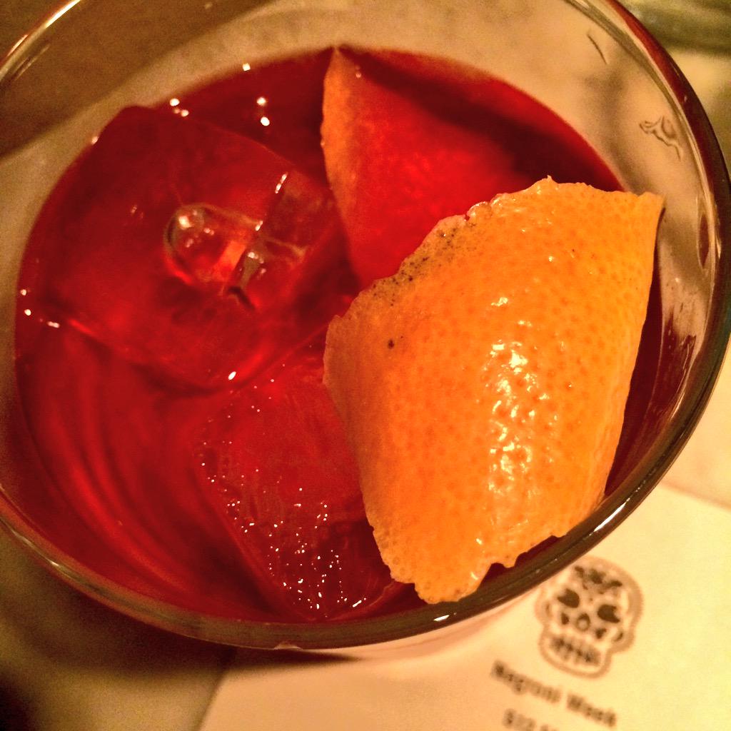 whatDMClikes's tweet photo. ...#EastSide dining on a #Negroni, a tonne of tasty tacos &amp; a strawberry-rhubarb paletta #LaCarnita #NegroniWeek http://t.co/JxNjXKGnGw