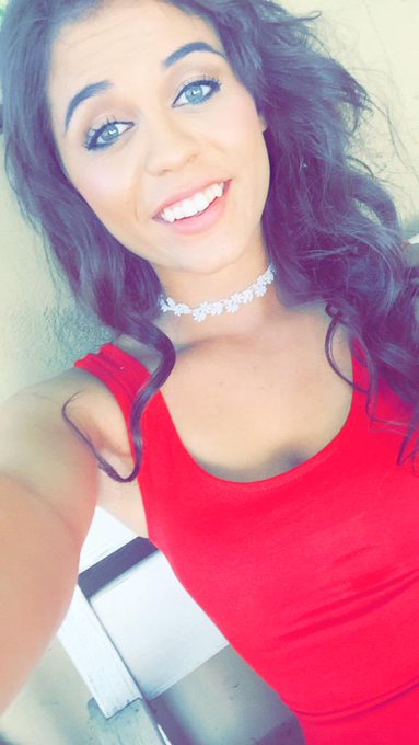 On set for team skeet :) http://t.co/5fdvJLzD9m<a href="/tag/confidenceisbeautiful"class="tags"><span>#confidenceisbeautiful</span></a>