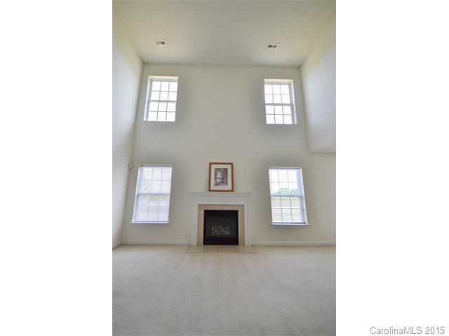 TreviaRealtor's tweet image. 3bdr/2,5ba plus loft close to Wingate University!  $130,000  #416GlencroftDr