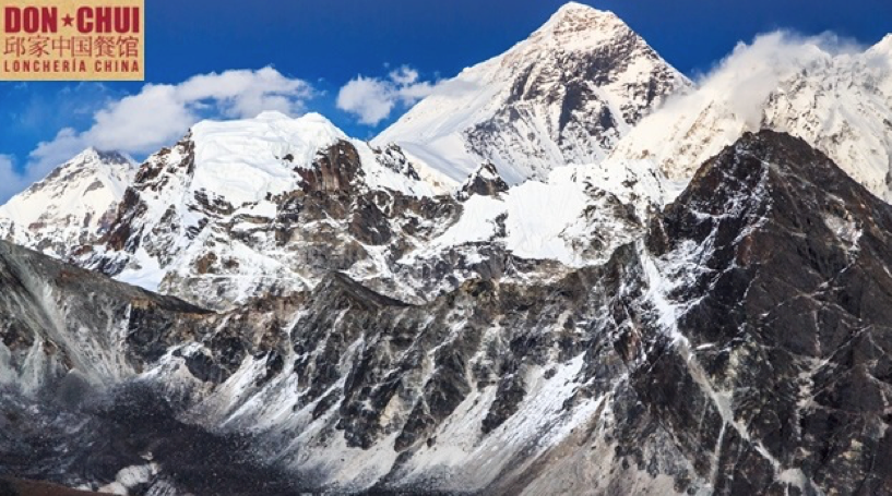 DonChuiMex's tweet photo. #SabíasQue el Monte Everest, además de ser la montaña más alta del mundo, marca la frontera entre China y Nepal http://t.co/fW8p01j6xQ