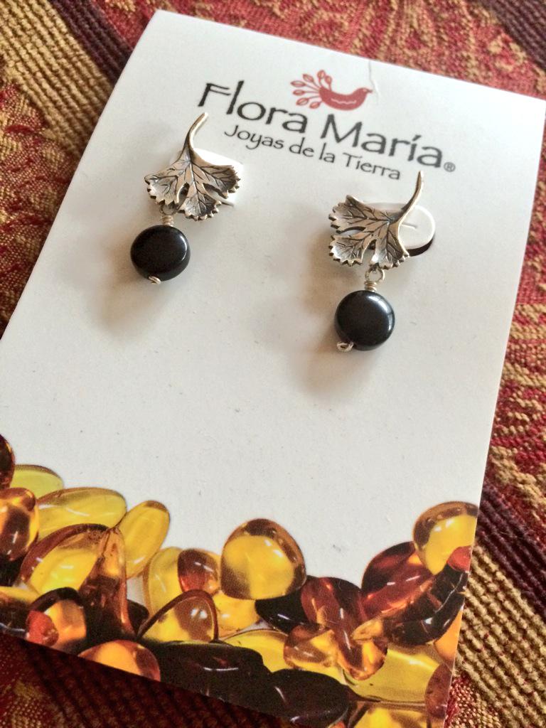 jmariabenitez's tweet photo. Gracias @chefmartazepeda me encantaron los aretes #FloraMaria Joyas de la tierra, ame el nombre, muy mio.. 🌸 http://t.co/TfIQhg1KzQ