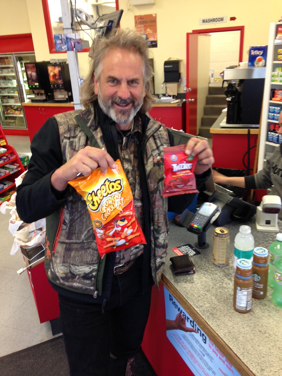 JimShockey_'s tweet photo. Stocking up on healthy food for a big day of bear hunting http://t.co/xonU25dYYF