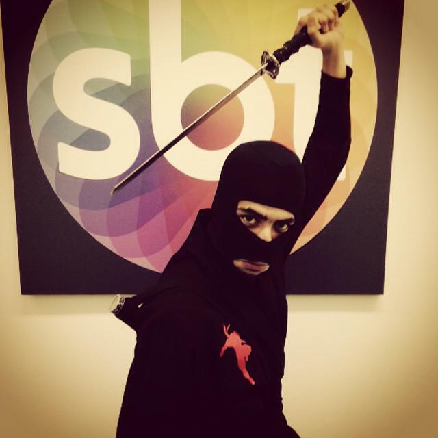 TucaGraca's tweet photo. Estreia quinta-feira, 04, "Os Ninjas da Lei" na A Praça É Nossa http://t.co/cpPwKKoZyF