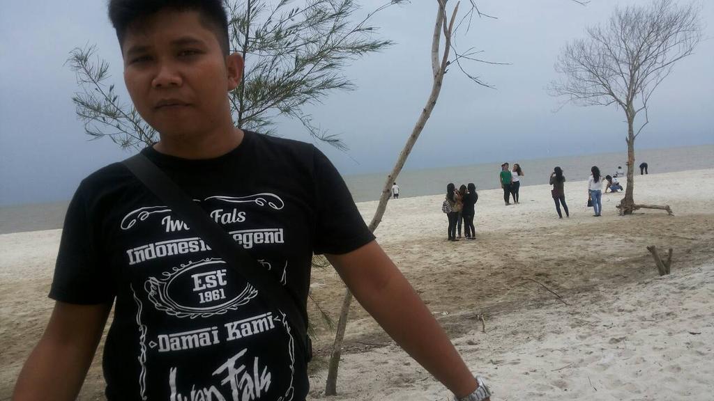 Iwan fals day. Thanks to <a href="/ButikIwanFalsID/">Butik Iwan Fals</a>