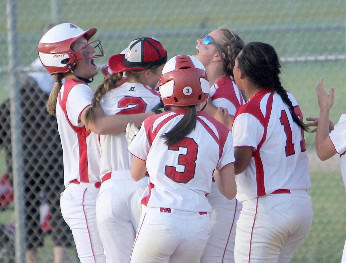 brandon_berg's tweet image. Photo of the Night: Celebrate good times, come on. @ChiHiSoftball walks off to 6-5 win over DC Everest in 9 innings.