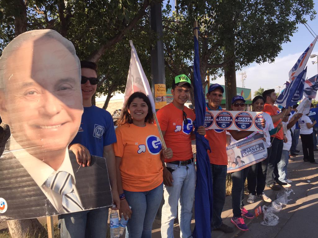 monicarobless's tweet photo. En #Navojoa #VamosConTodo juntos con @JavierGandaraM @DoctorSilvaVela @MaximoOthon @lmendivilXX @BleizefferCesar http://t.co/51szw4wJ7d