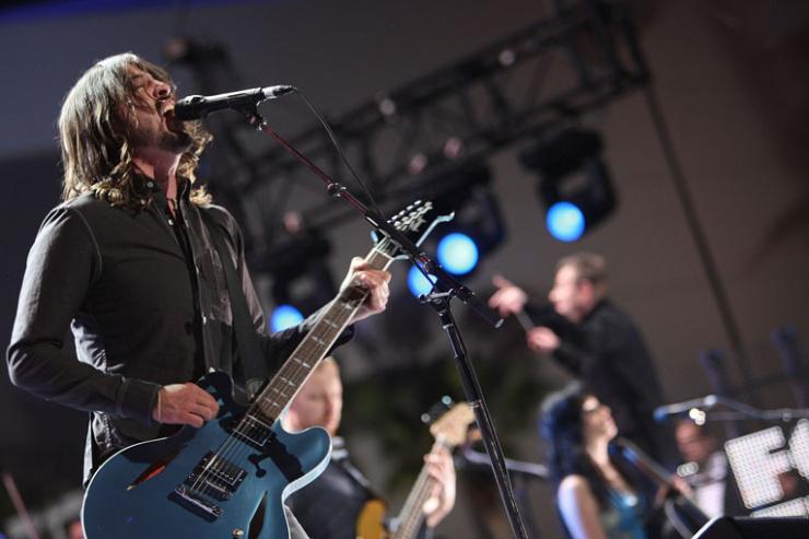 RecordingAcad's tweet photo. "You can sing a song to 85,000 people and they'll sing it back for 85,000 different reasons." - #DaveGrohl http://t.co/jbQTnpNlMu