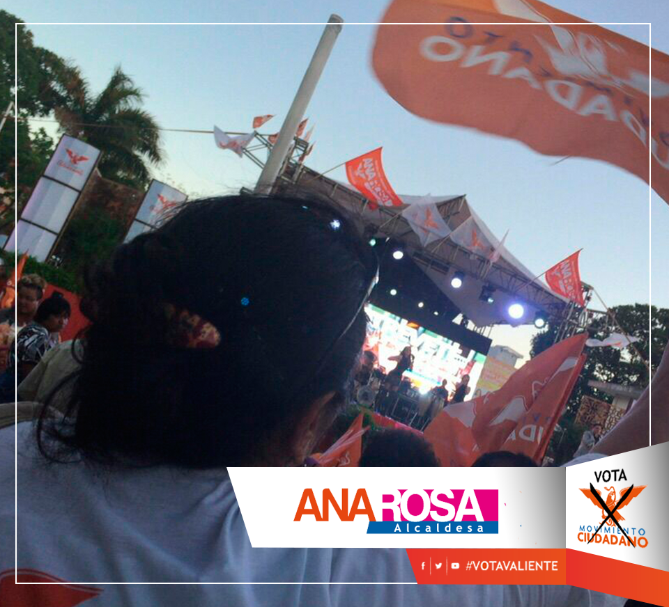 anarosapayan's tweet photo. Los valientes por #Merida estamos reunidos en el remate de Paseo de Montejo #AtreveteAlCambio http://t.co/ZzqrpWHjX7
