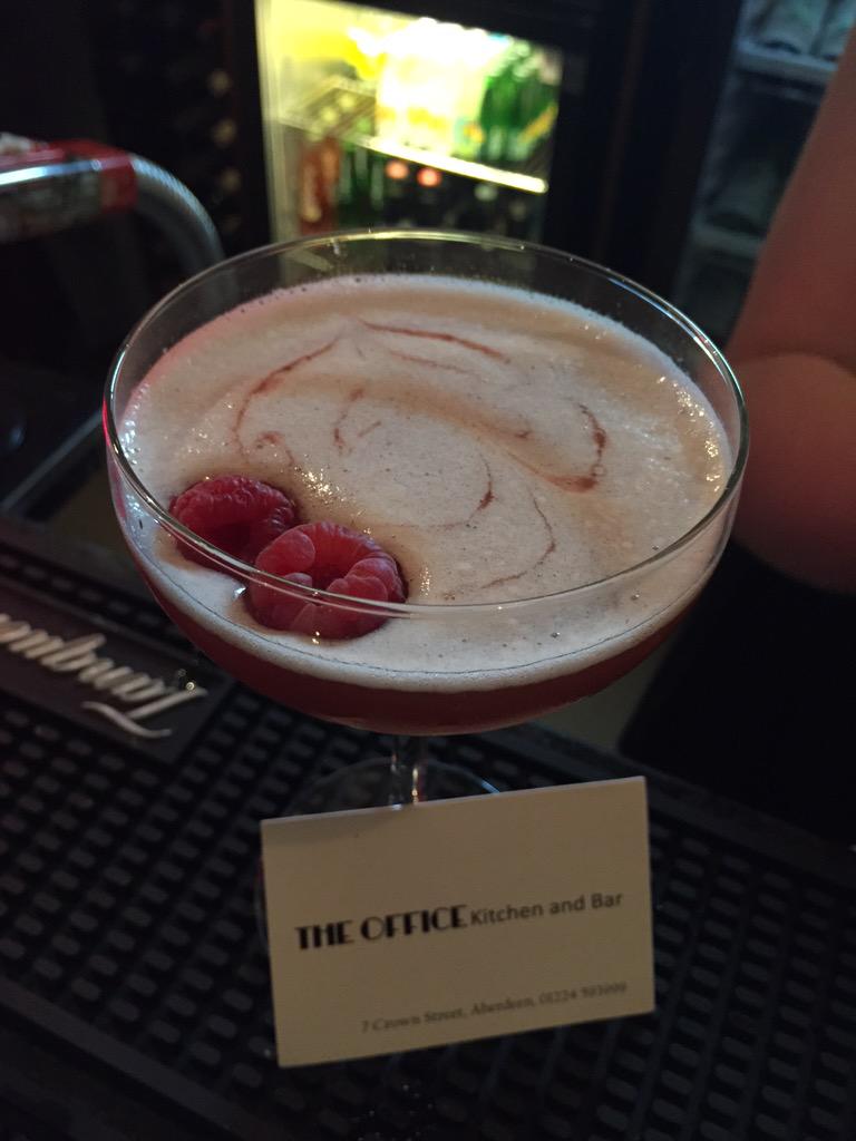 OfficeBarAbdn's tweet photo. #Frenchmartini #cocktail #aberdeen @OfficeBarABZ http://t.co/Vp402ivJdz