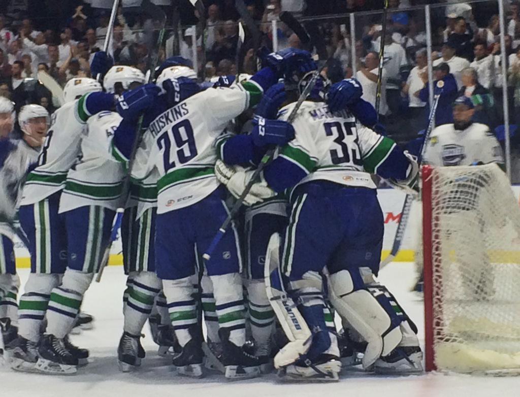 kirk2pi's tweet photo. Comets win Western Conference!!! Going on for Calder Cup win!!! @WKTV http://t.co/E6z7uKjTdB