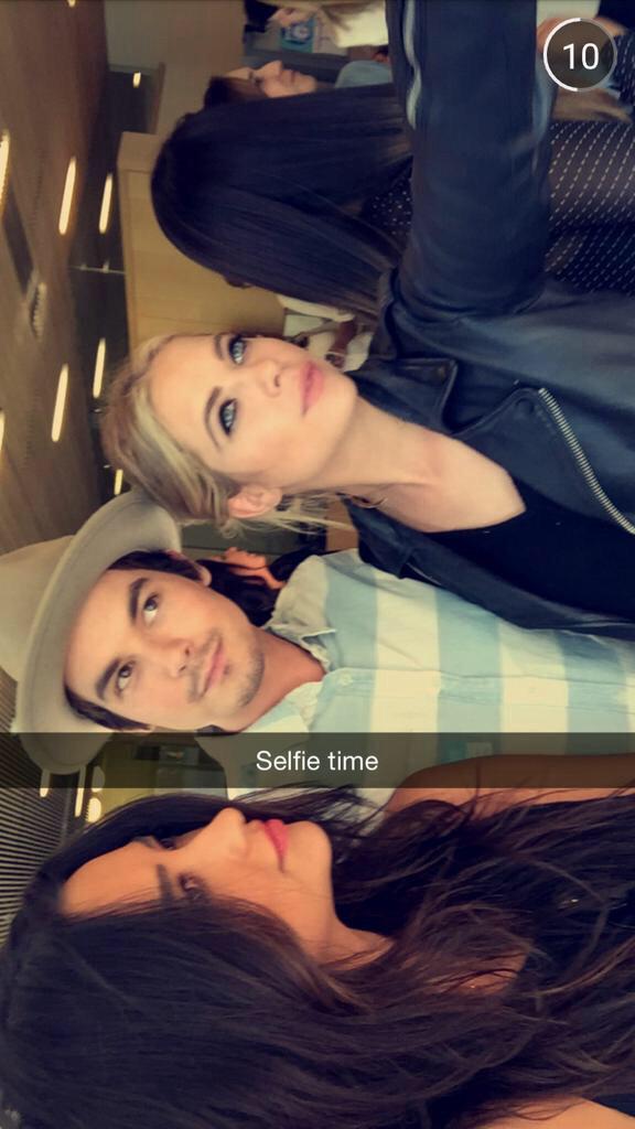 ttrpoets's tweet image. levei uns tiros aqui mas passo bem #WelcomeBackPLL