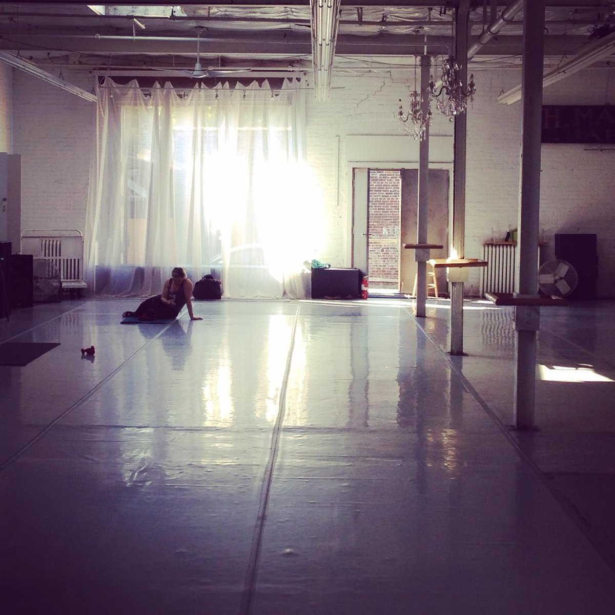 ExtensionRoom's tweet image. Pre-class dreamy space... #extensionroom #balletfitness #extensionmethod #barre #allegro #bootcamp #sculpt #Toronto