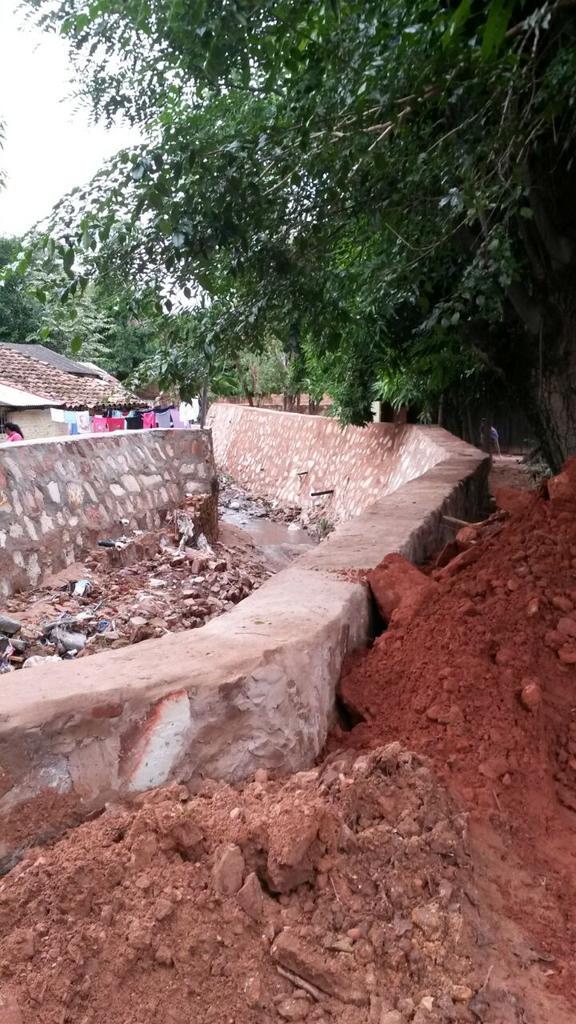 A° Ybyra i B° Trinidad: Con el Puente Ricardi y Muros, mejoramos el Desague Pluvial de <a href="/AsuncionMuni/">Municipalidad de Asunción</a> <a href="/arnaldosamanieg/">Arnaldo Samaniego</a>