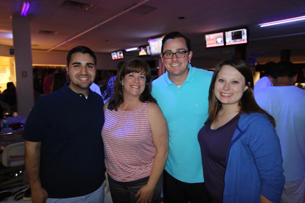 AnitaCory's tweet photo. Bowling @uifi2015 #uifikapparho with @AntCiliberto @abakhaus1216 @LambdaChiDan. Good times. Record low score for me. http://t.co/SV6ys8uT3z