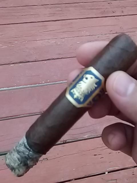 #nowsmoking <a href="/drewestatecigar/">Drew Estate Cigars</a> #undercrown