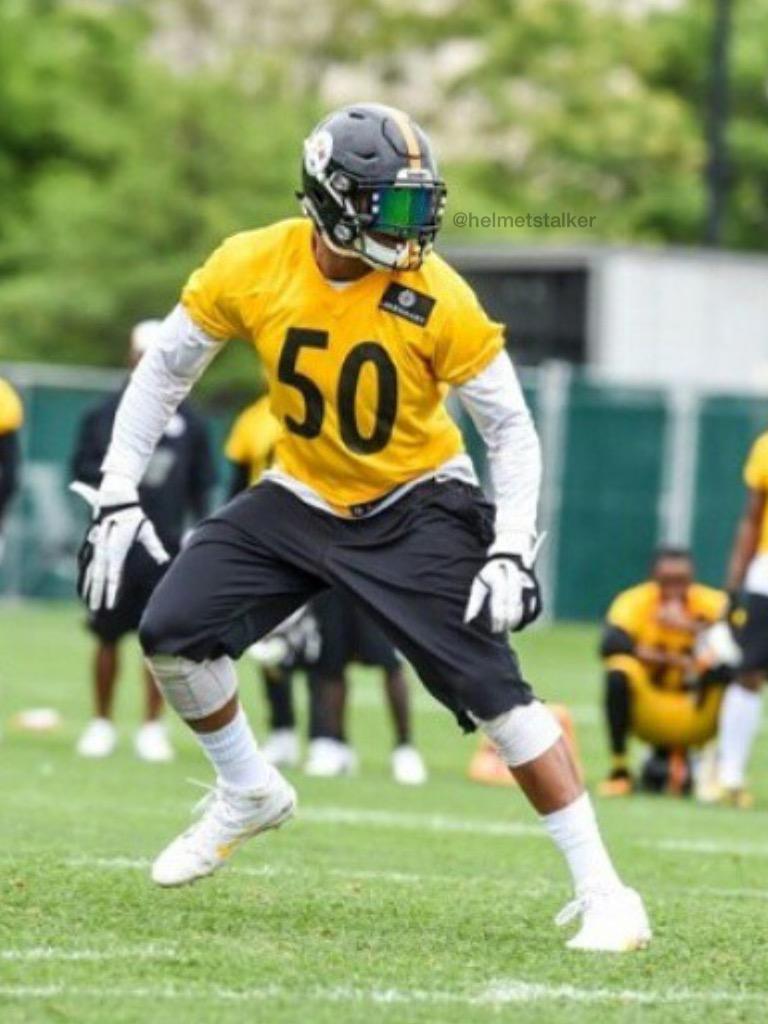 Helmet Stalker on X: 'Steelers LB Ryan Shazier is wearing a Riddell  SpeedFlex, with a SHOC visor and a taped facemask.   / X