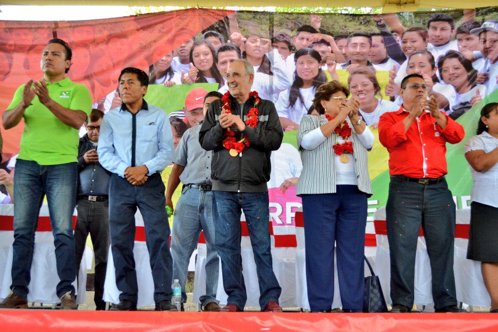 CelisAguirre's tweet photo. Agradezco a los pobladores la mixteca alta por su apoyo y respaldo a este gran proyecto. #CierreDeCampaña http://t.co/eAl7mu7nks