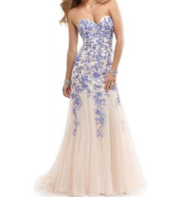 Lexi_ellen_'s tweet photo. Never order your prom dress online.. #nonreturnable http://t.co/mC9kmVlN8V
