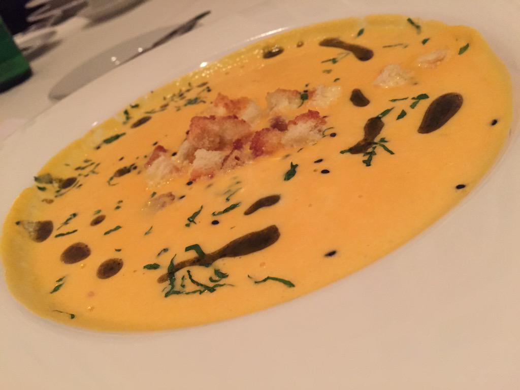 Floxie10's tweet image. Hoy cenamos como reyes en #Osadia de @designsuitesarg  Y Llego el postre! Volcán con ❤️ de Nutella #EatATB #SaltaATB