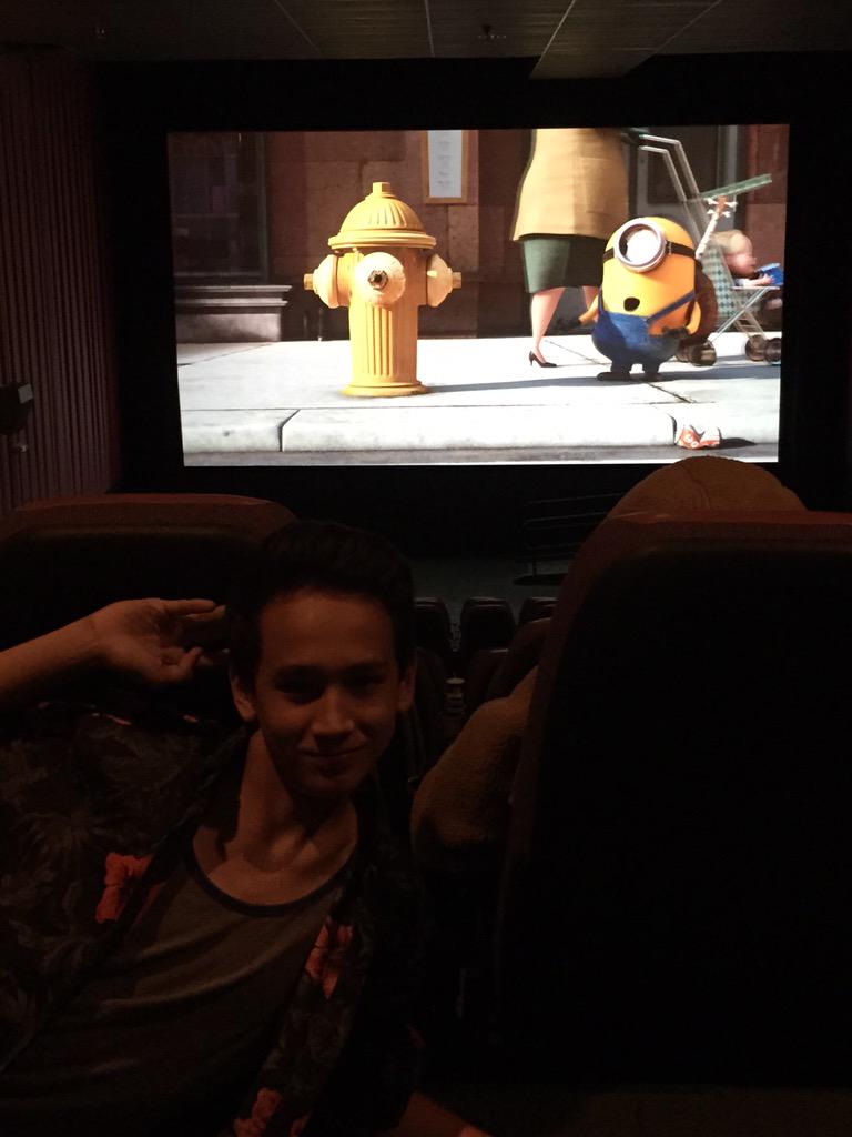 RealLifeOfDrew's tweet photo. Who goes to the movies on a Tuesday night? Andrew does... http://t.co/QmHmxrnEeO