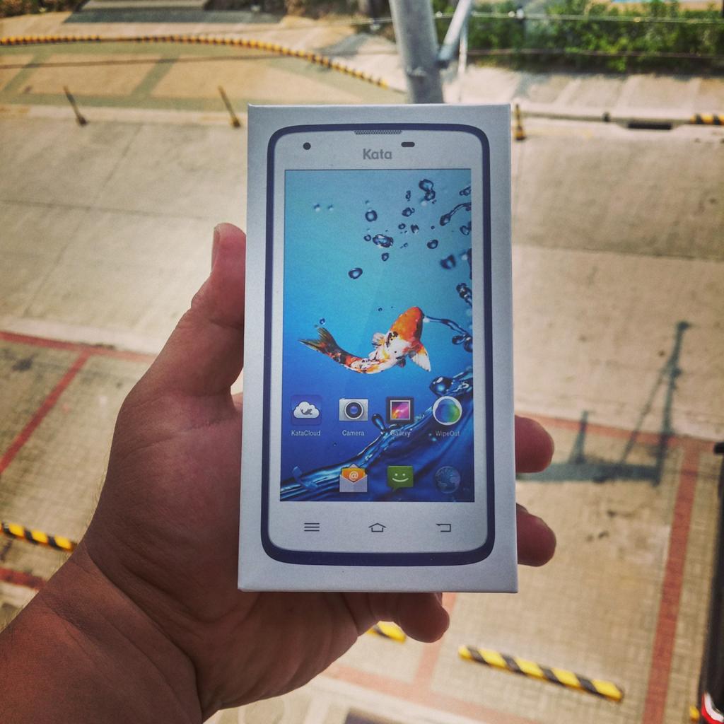 TeknoGadyet's tweet photo. The new Kata F2, Quad Core, 1GB RAM &amp; 8GB ROM. Unboxing &amp; Review soon! #KataF2 #KataDigital @katadigitalcom http://t.co/jo0eBKAquD