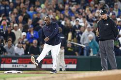 CBSSportsMLB's tweet photo. Lloyd McClendon goes on wonderful tirade after Mariners can't get check-swing call
http://t.co/Ts3o9G7TKt http://t.co/ex1AokW4oa