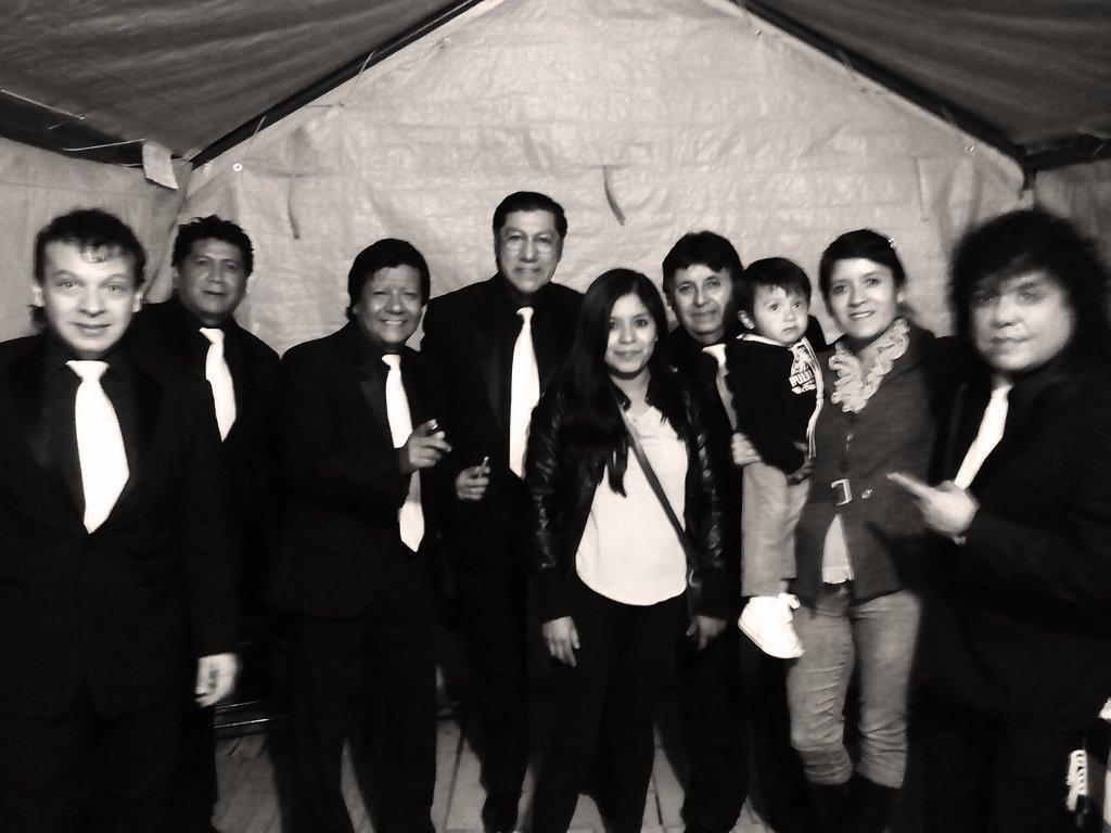 Aquí con unos maestros de la musica. Los <a href="/angelesnegros/">Los Angeles Negros</a> #MuyContentos #FeriaDelQuesoYElVino