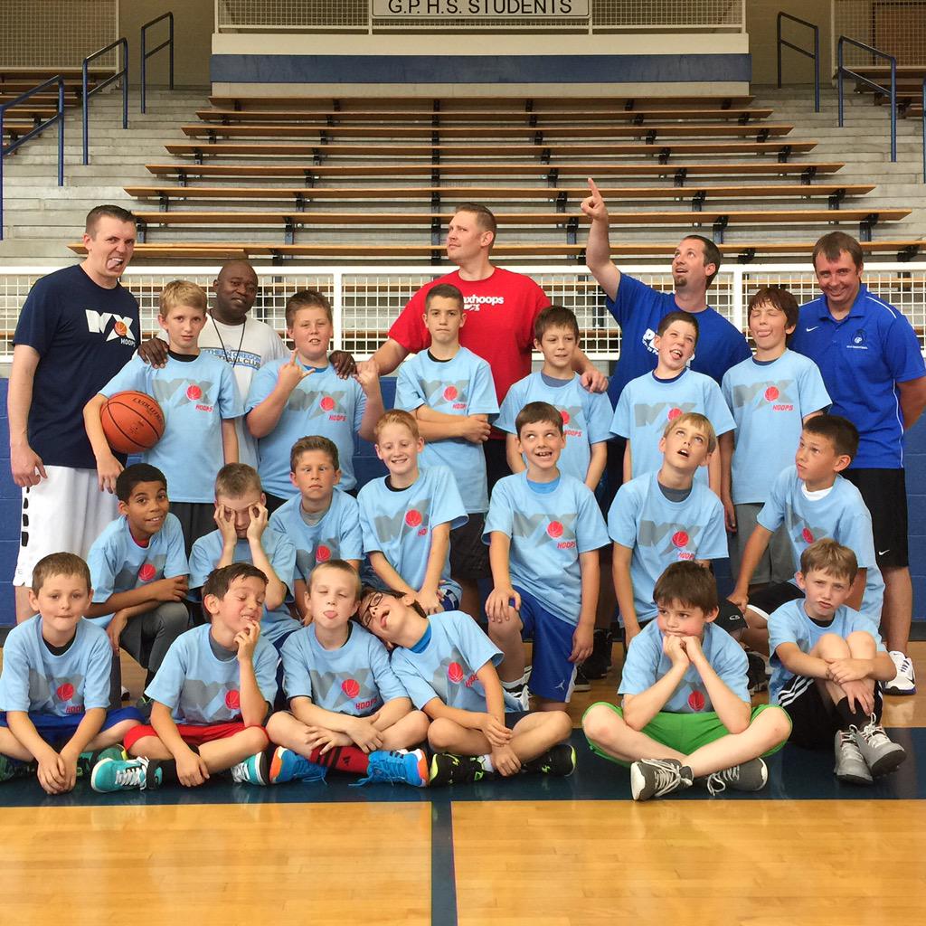 MaxHoops3's tweet photo. Goofy group at camp in Grants Pass! Kids worked hard and got better! #GPHS #nextGenerationHoopers http://t.co/lGPiOqkU3A