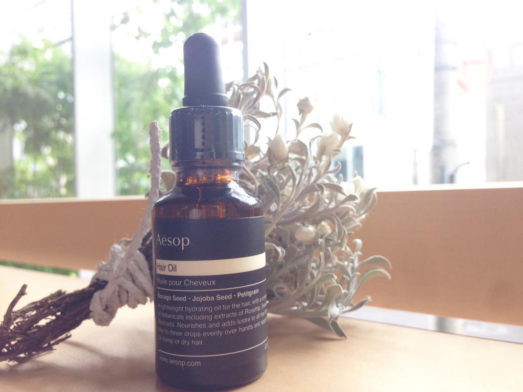 1ldk Aoyama Hotel V Twitter Aesop Hair Oil 雨が多くなり 髪が広がりやすくまとまりにくいこの季節 スタイリング時にワックスとヘアオイルを混ぜる事により キープ力が強くなり 髪も広がりにくくなります ぜひ一度お試しください 3 500 Tax Http T Co