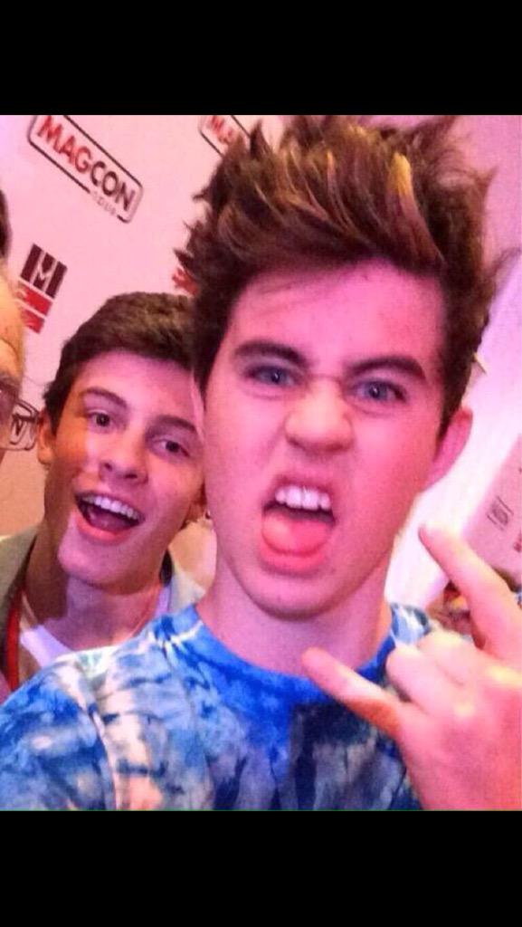 xoitschels's tweet image. @Nashgrier NASH RT FOR SHAWN! #ShawnForMMVA