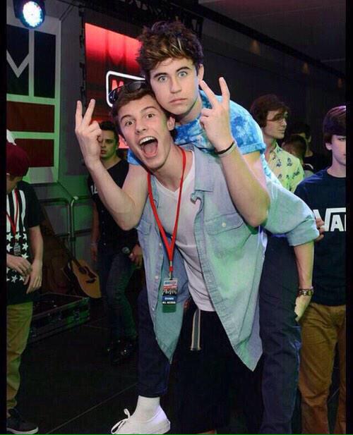 xoitschels's tweet image. @Nashgrier NASH RT FOR SHAWN! #ShawnForMMVA