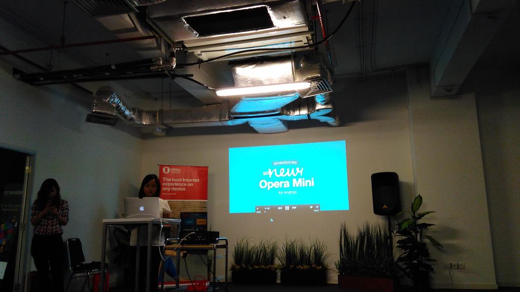 IMUTisasi's tweet photo. Video Teaser Opera Mini terbaru utk Android @opera_id #OperaInMakassar http://t.co/czG2qJh757
