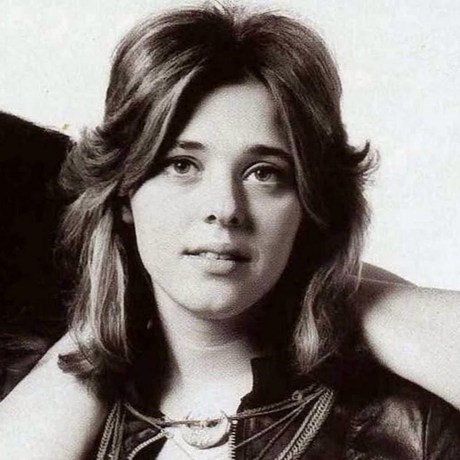 HAPPY 65TH BIRTHDAY TO VOCALIST SUZI QUATRO!!!    