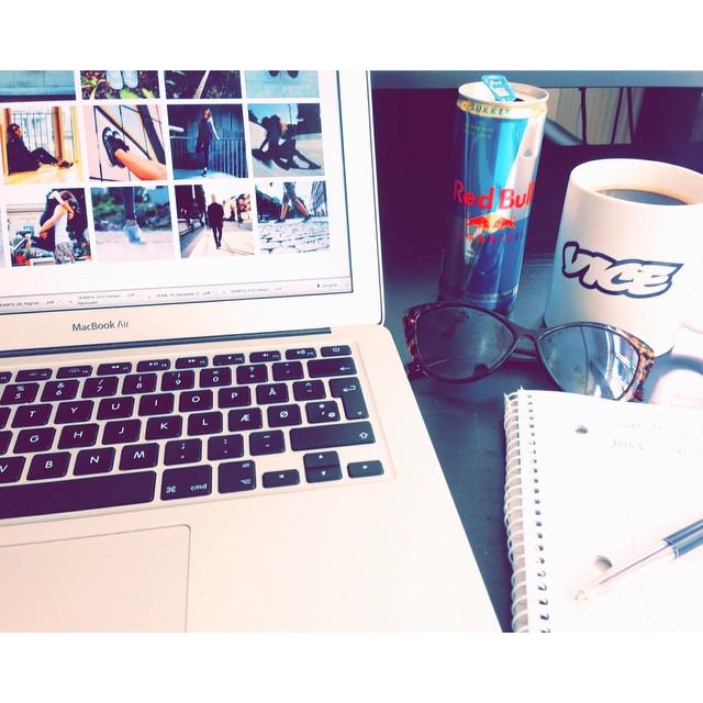 Work days during #Distortion http://t.co/U9sMby2kwf http://t.co/aahku9JgDx<a href="/tag/distortion"class="tags">#Distortion</a>