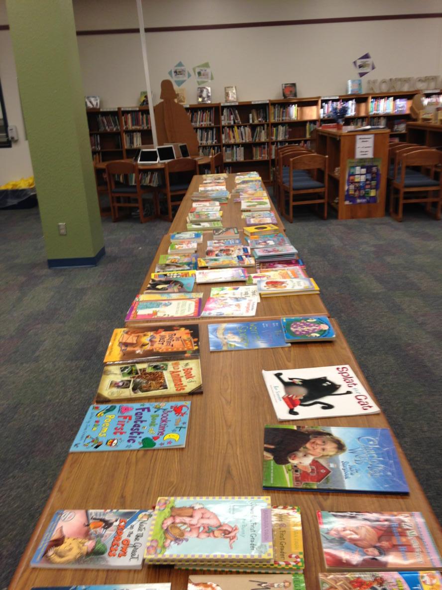 GESLib's tweet image. Getting ready for our end of year book swap!! #SummerReading #gcisdlib #gesshineon