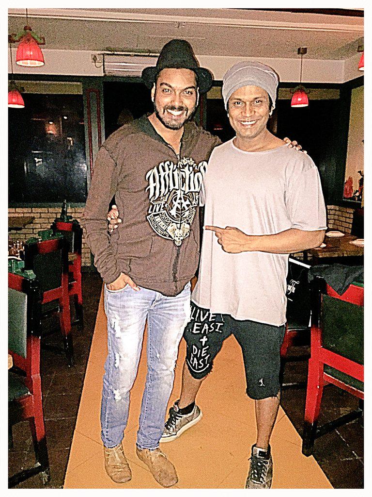 REkailash's tweet photo. Celebrated my birthday yesterday with #JimmyFelix #ManishTulsiyani #PriyaChauhan http://t.co/3Z8XfjCgJJ