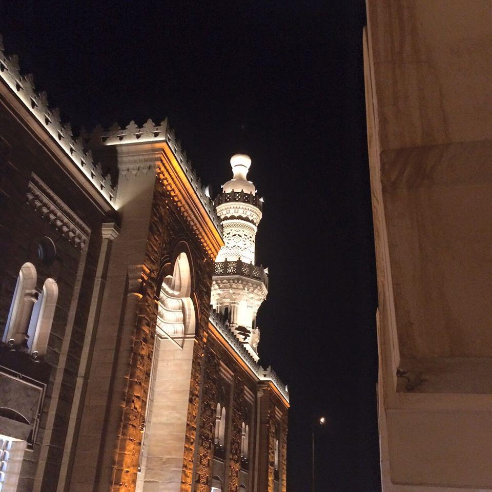 Sudan'da bulunan tarihi Hartum Cami Baytaş Aydınlatma ürünleriyle aydınlatıldı.