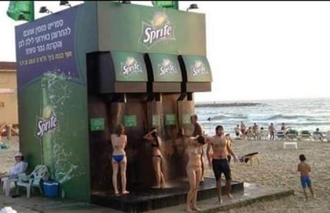 Ana_dcII's tweet photo. Originales ejemplos de street marketing @dircom15 http://t.co/tFK7zhGNBc