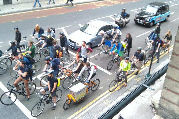 roadcc's tweet photo. London Cycle Challenge aims to get more people #cycling in capital: http://t.co/3Y0mFaxOG0 http://t.co/g8HScfOSqv