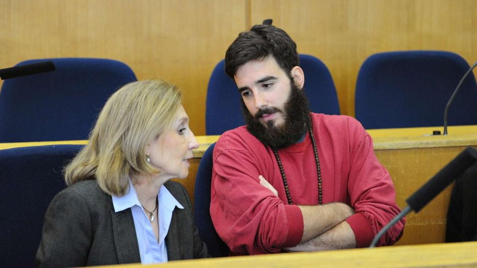 #FreeFede trial happening right now FREE ALL POLITICAL PRISONERS <a href="/OccupyUAL/">UAL SO WHITE.</a> <a href="/OccupyKCL/">OccupyKCL</a> <a href="/GoldOccupation/">#OccupyGoldsmiths</a> <a href="/davidgraeber/">David Graeber</a>