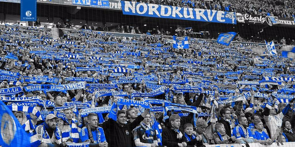 s04's tweet photo. Ein Leben lang ... 💙 #S04 #Schalke http://t.co/njk9uQVxxf