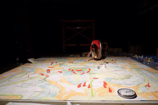 .@MaikaMakovski ha pintado las 225 personalizadas portadas de su nuevo vinilo en directo y una es de <a href="/IndieGentesTV/">IndieGentes</a>!!