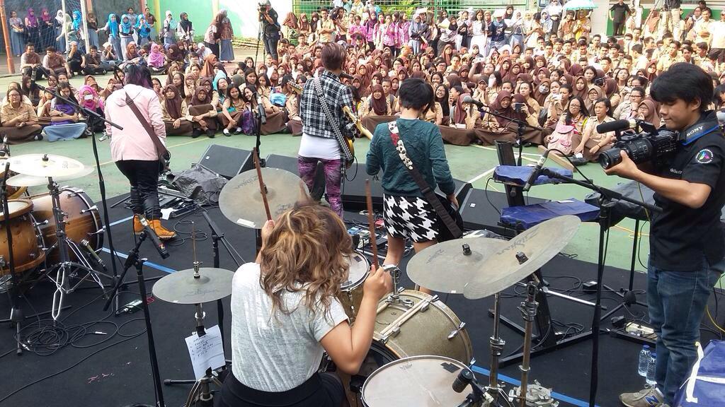 SMK 8 PECAH !!!