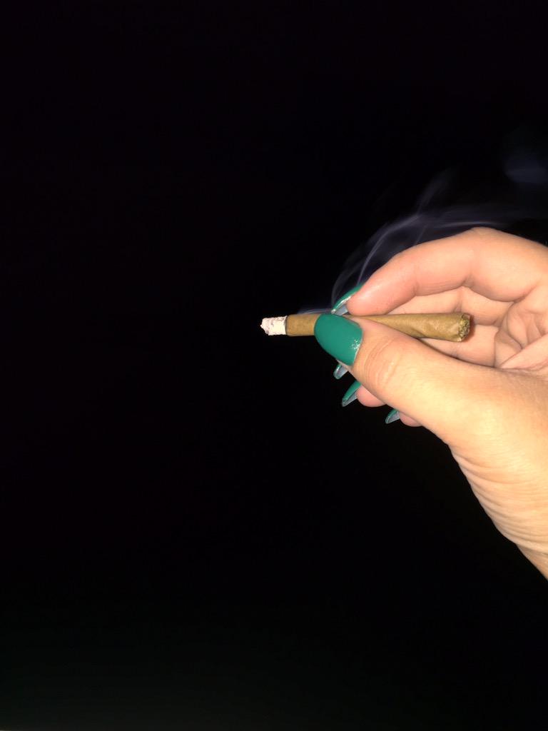 Late nights solo mind 🍁💭