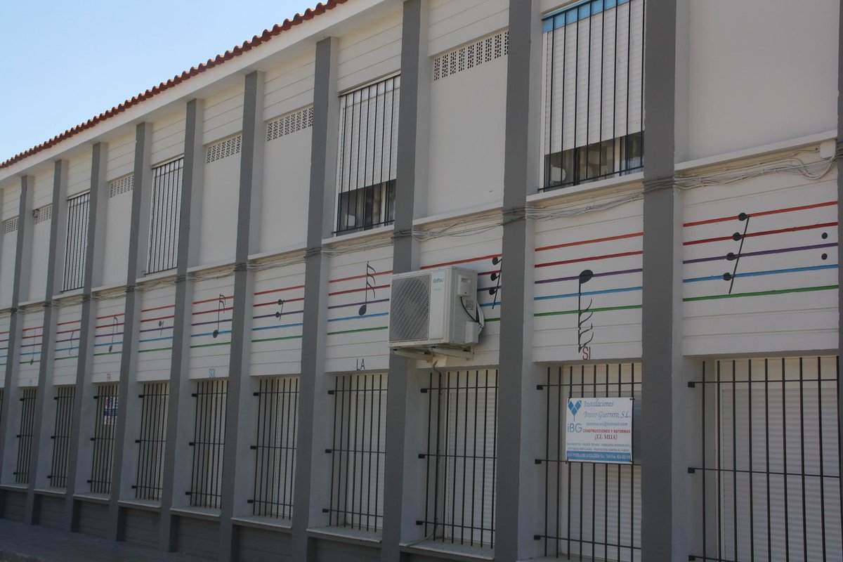 Jornada de puertas abiertas en la Escuela de Música. facebook.com/15226592160156…