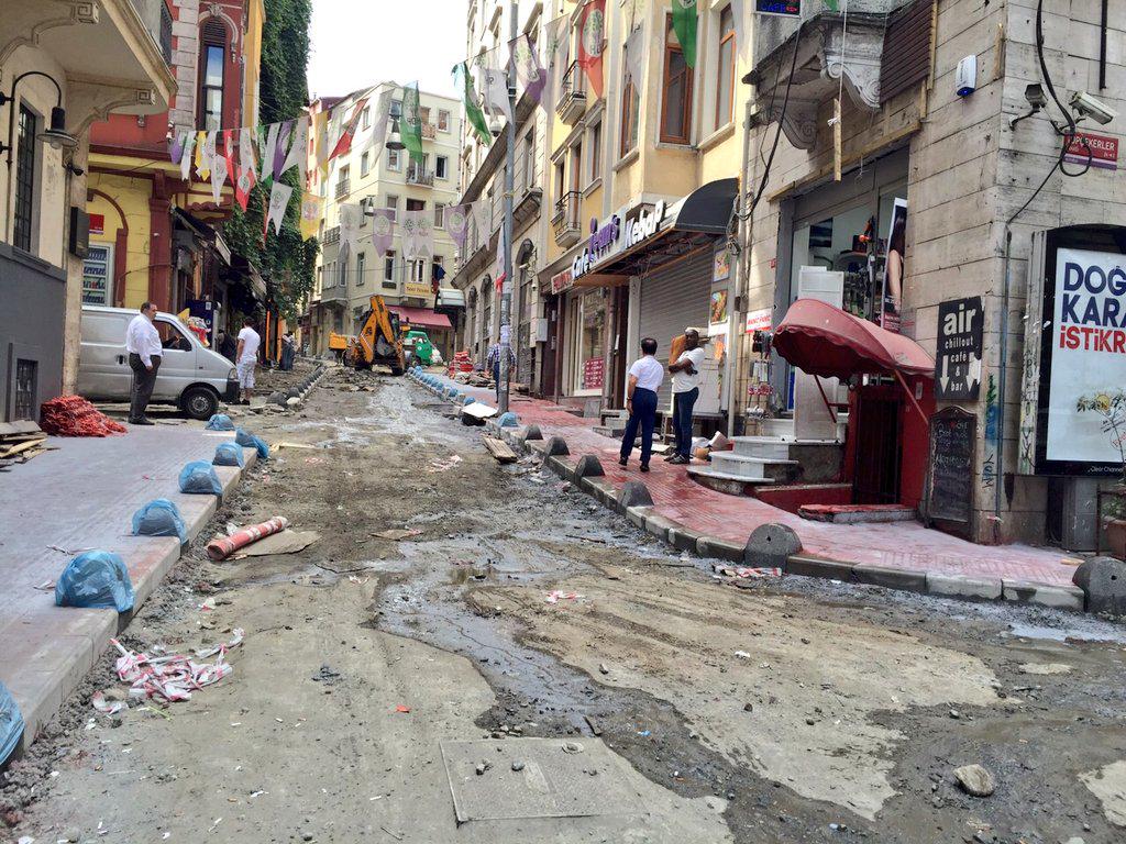 #DahaGüzelBeyoğluİçin Hüseyinağa Mh Balo sokaktaki yenileme çalışmalarımızda sona gelindi <a href="/cakmakfatih/">Fatih Cakmak🇹🇷</a> <a href="/ilhancabukol/">İlhan ÇABUKOL 🦅</a>